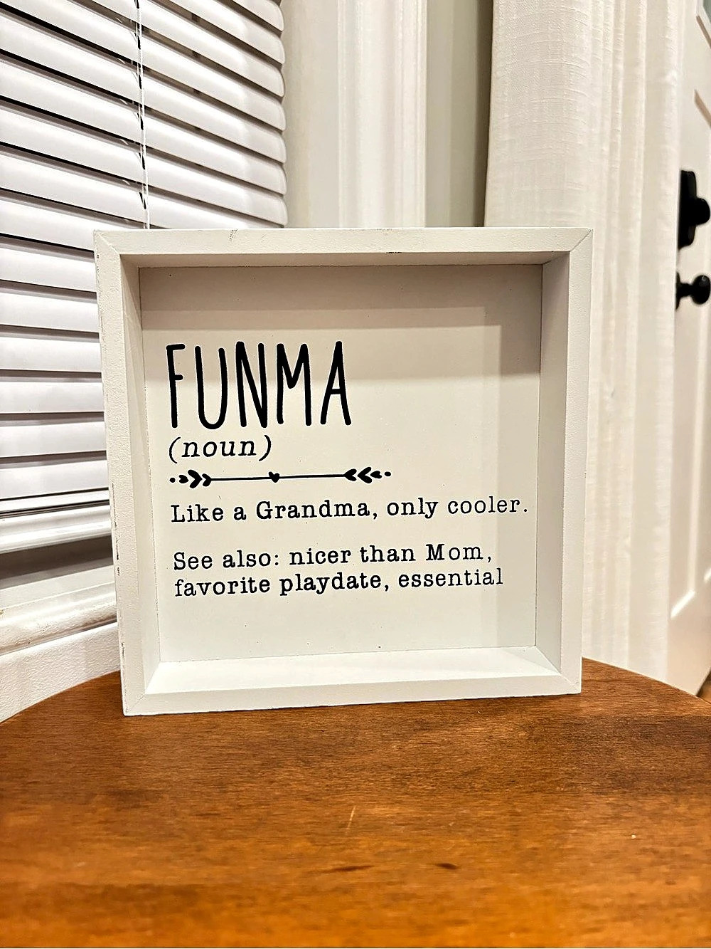 Funma/ grandma framed sign Wall Sign White